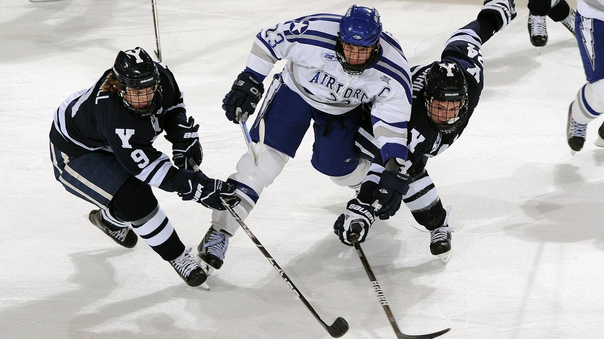 开云体育中国-西决生死战之夜，杜兰特彻底打爆防线，诠释何为终极篮球兵器